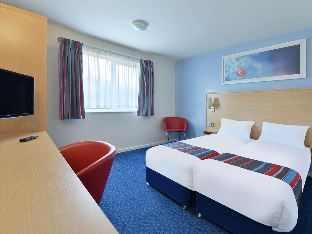 Travelodge Newbury Tot Hill Quarto foto