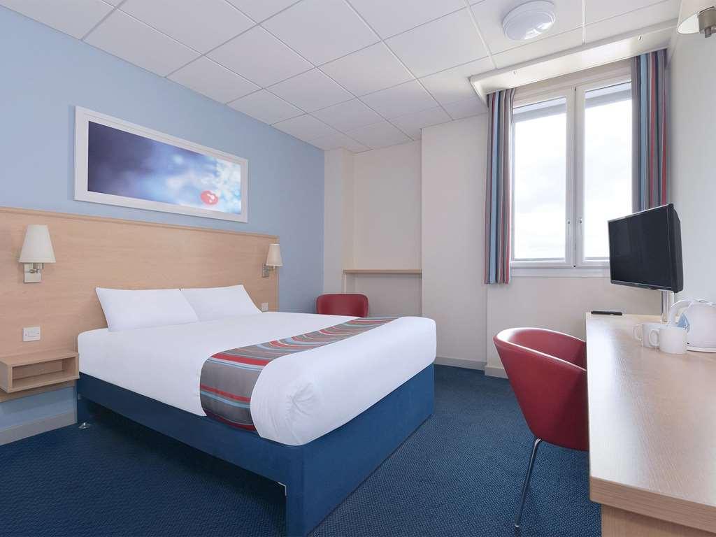 Travelodge Newbury Tot Hill Quarto foto