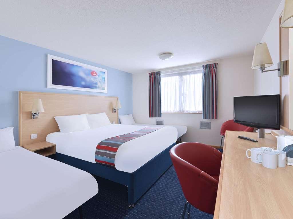 Travelodge Newbury Tot Hill Quarto foto